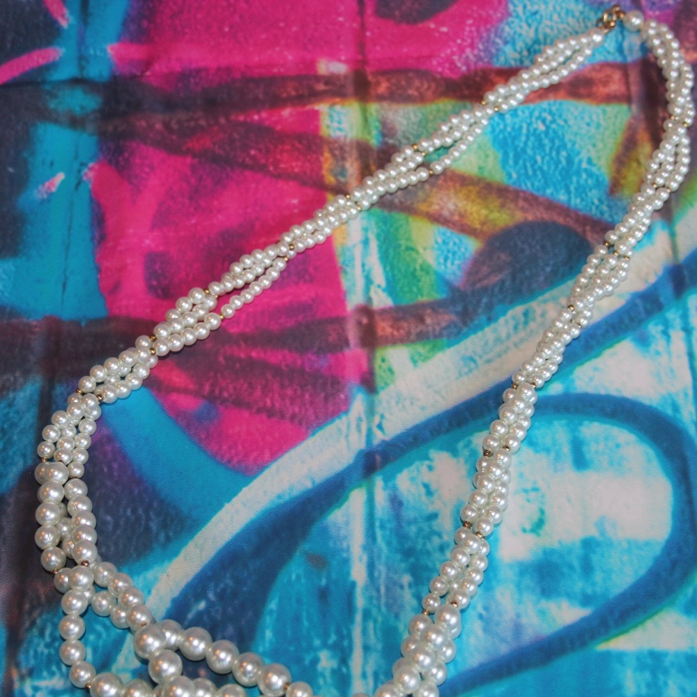 Long 3 in 1 necklace in white "peal" color